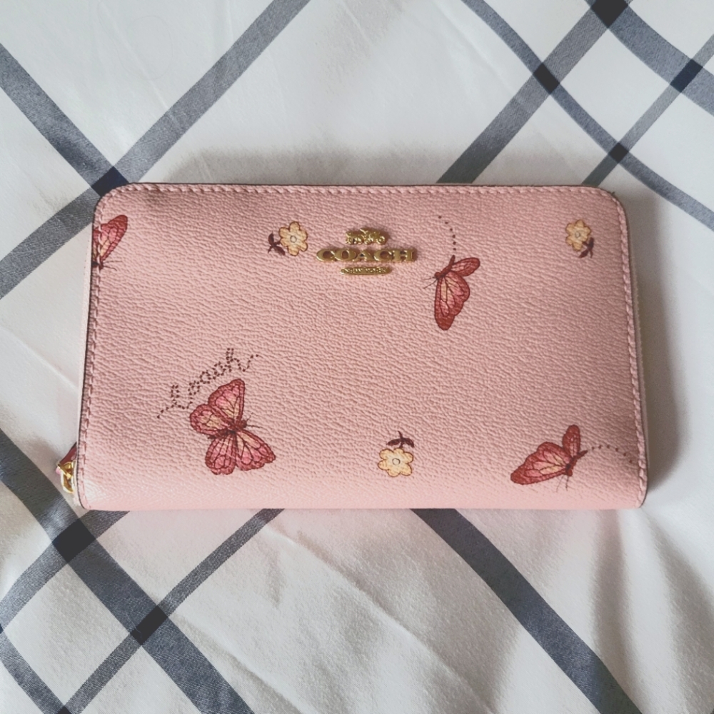 COACH zipper wallet
